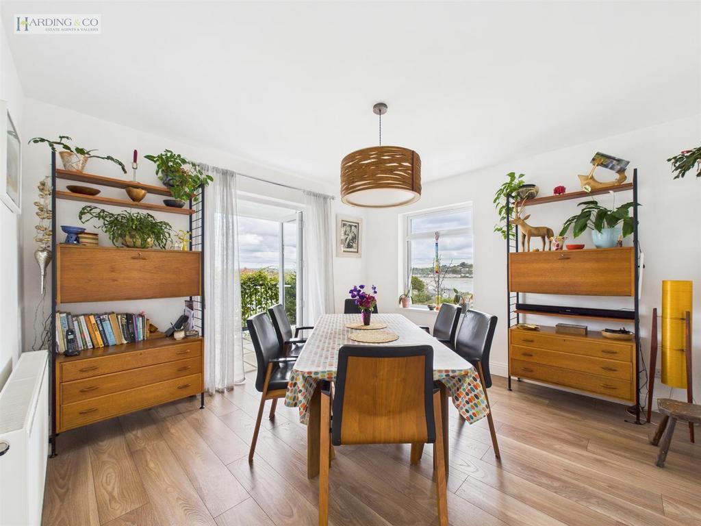 Dining room.jpg
