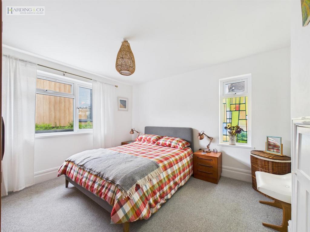 Bedroom 1.jpg