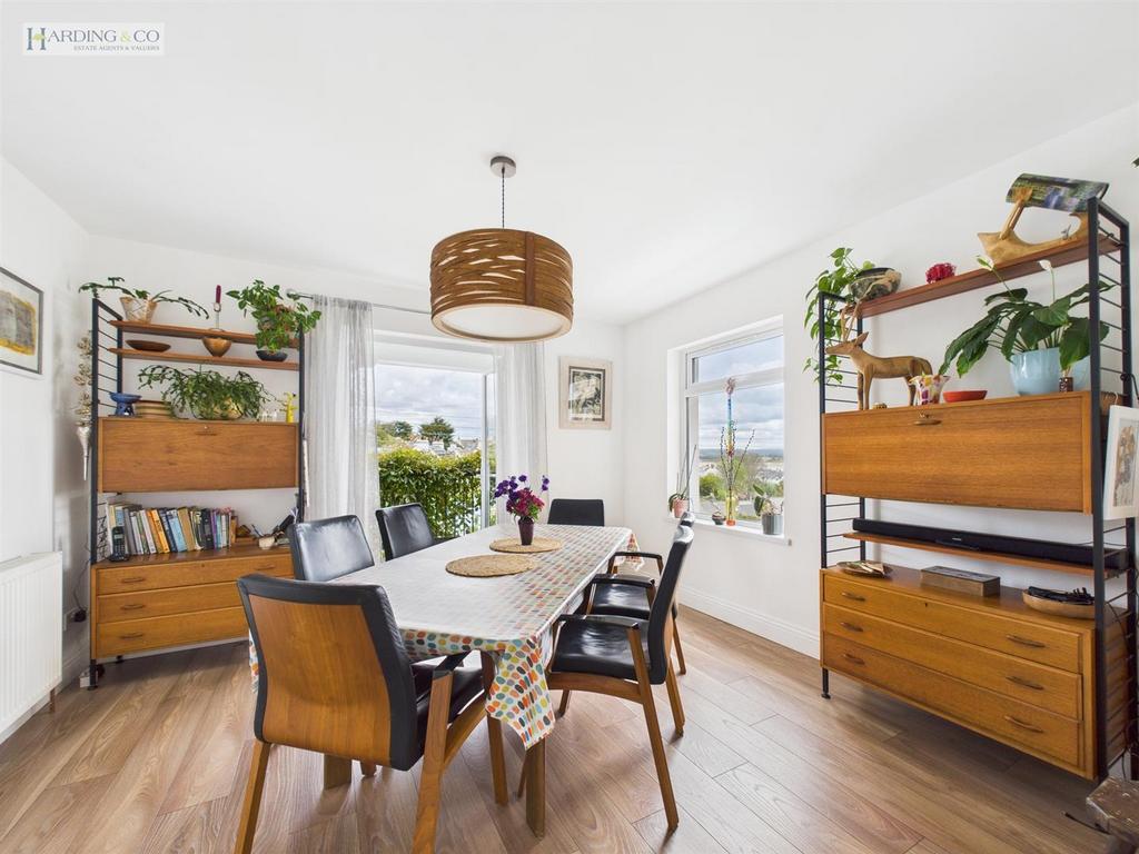 Dining room ii.jpg