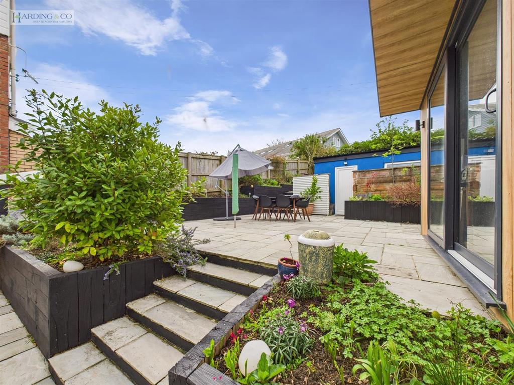 Rear garden ii.jpg