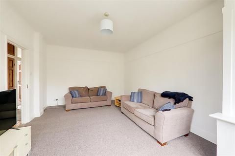 2 bedroom flat for sale, 136 Heene Road, Worthing BN11