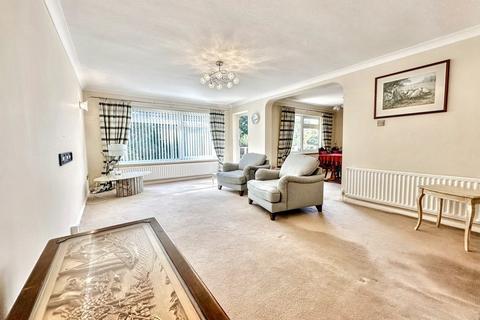 3 bedroom flat for sale, Canford Cliffs