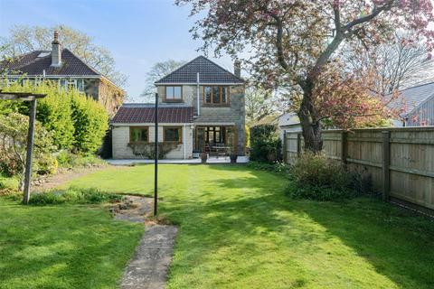 3 bedroom detached house for sale, Malmesbury Road, Chippenham