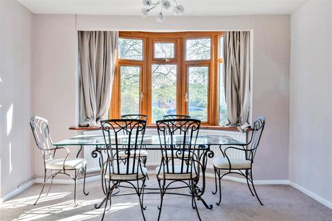 3 bedroom detached house for sale, Malmesbury Road, Chippenham