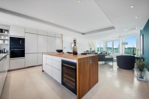 3 bedroom apartment for sale, Cinnabar Wharf Central, Wapping High Street, London, E1W