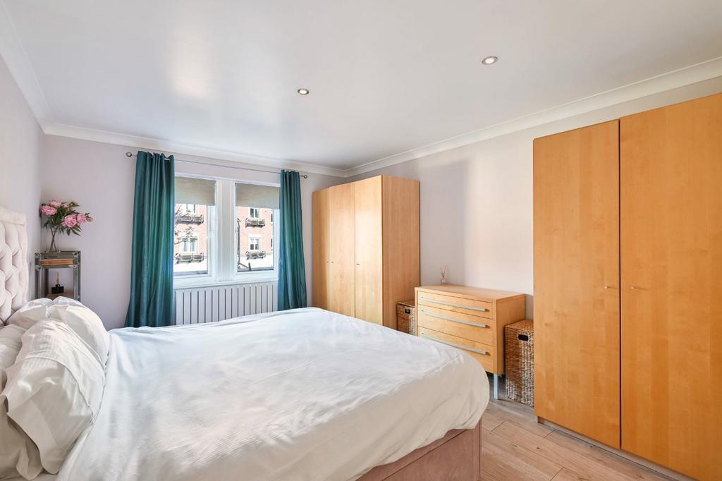Apartment in York - View 5