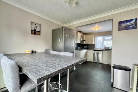 3 bedroom end of terrace house for sale, Orchard Road, Southminster