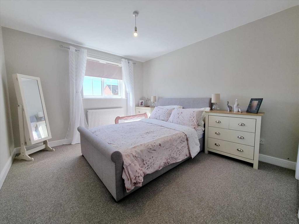 Bedroom 1: