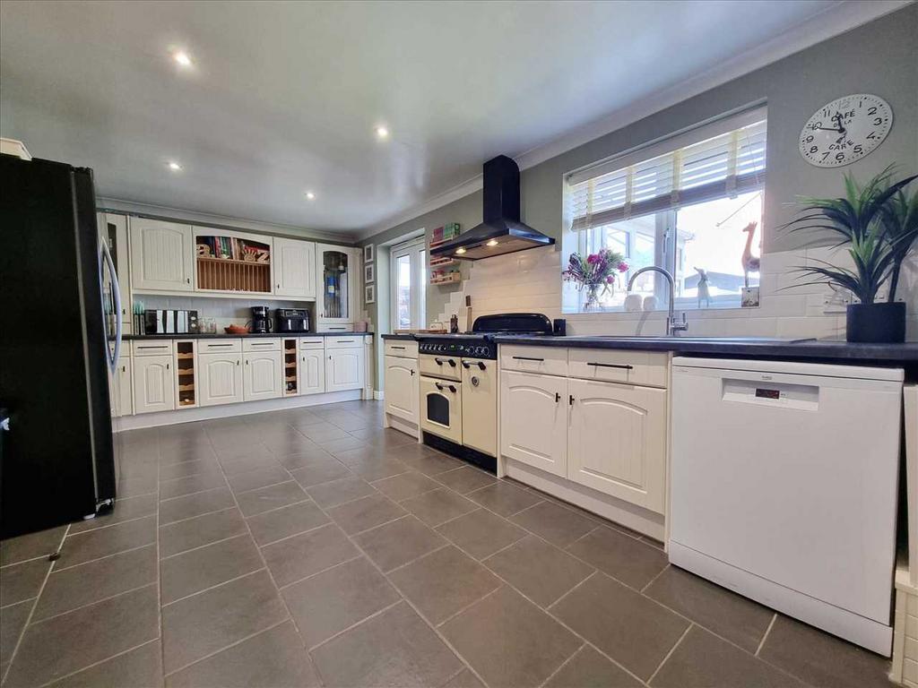 Kitchen Diner: