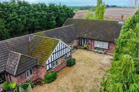 Joes Lodge Croxall Road, Edingale, Tamworth, B79 9JF
