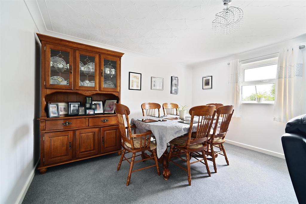 Sitting/Dining Room