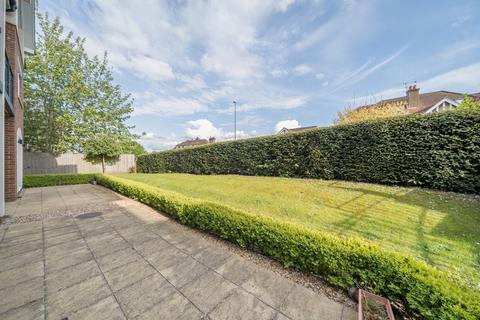 10 Carroll Place, Guildford, GU2 7AS