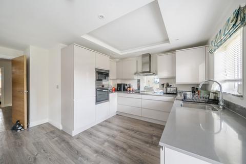 10 Carroll Place, Guildford, GU2 7AS