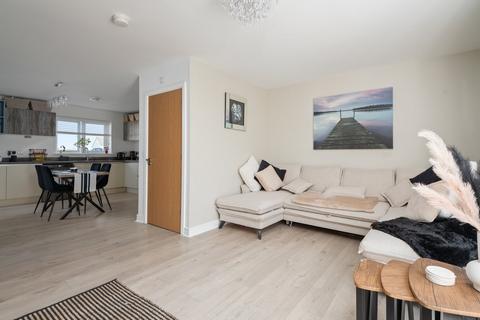 3 bedroom terraced house for sale, Skelton Park, Denny, FK6