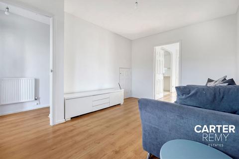 63 Holly Drive, South Ockendon, RM15 6TG