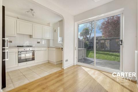 63 Holly Drive, South Ockendon, RM15 6TG
