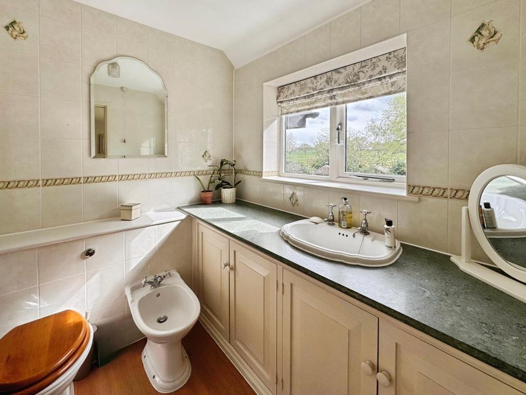 Bedroom One En-Suite.png