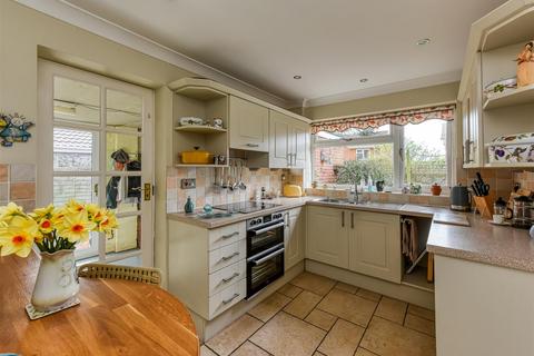 4 bedroom detached house for sale, Chestnut Drive, Wombourne, Wolverhampton