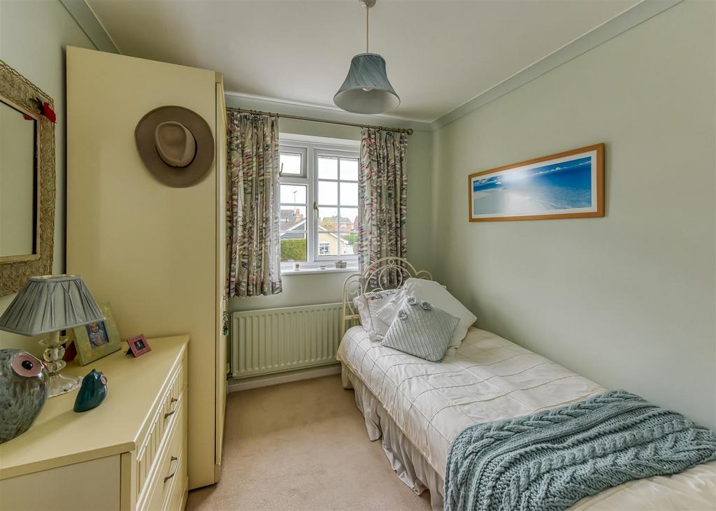10 Chestnut Drive-Bedroom 3.jpg