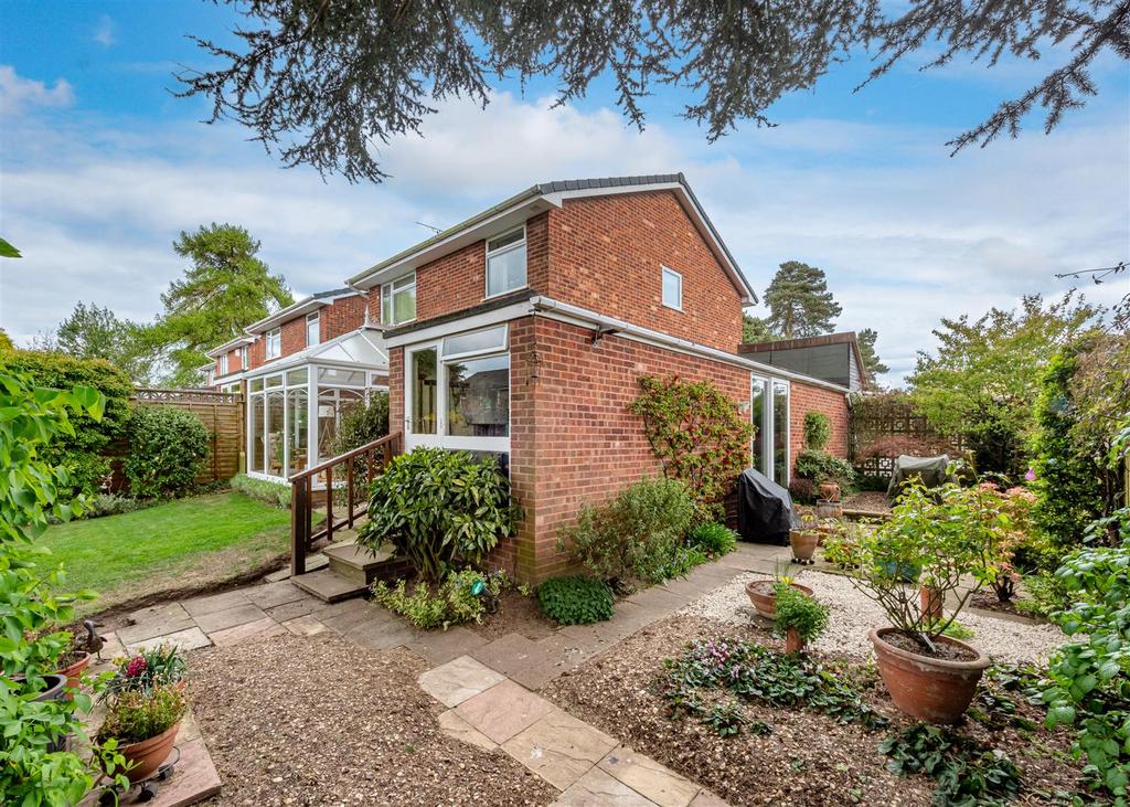 10 Chestnut Drive-External.jpg