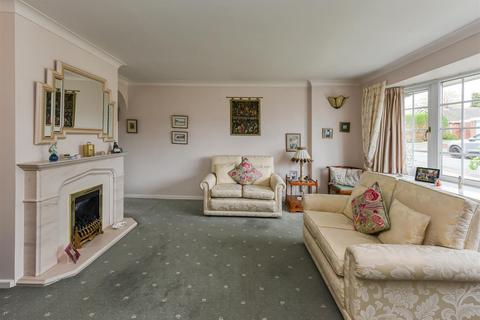 4 bedroom detached house for sale, Chestnut Drive, Wombourne, Wolverhampton