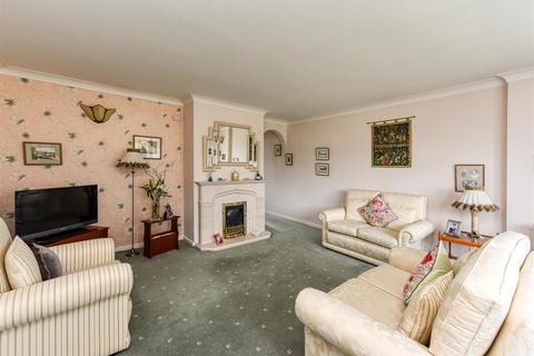 4 bedroom detached house for sale, Chestnut Drive, Wombourne, Wolverhampton