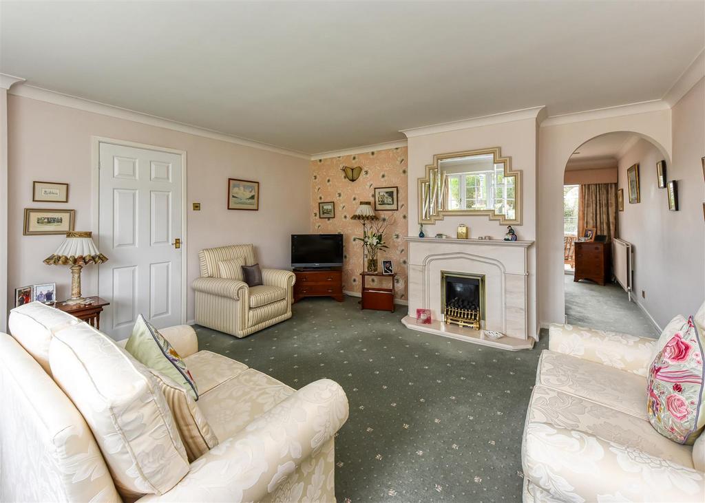 10 Chestnut Drive-Living Room.jpg