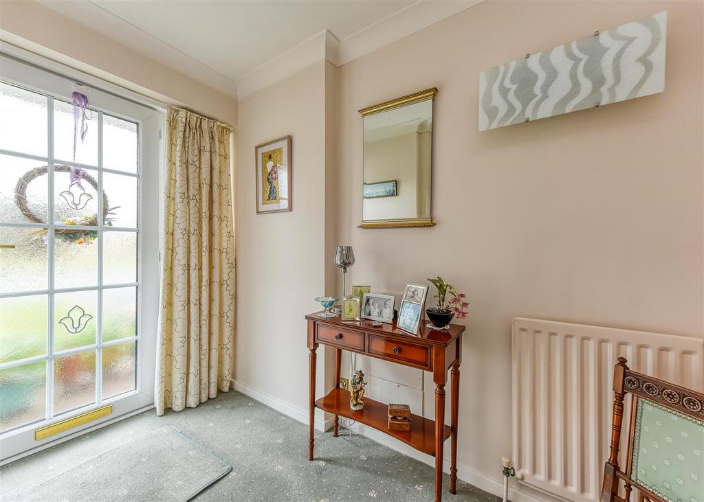 10 Chestnut Drive-Hall.jpg