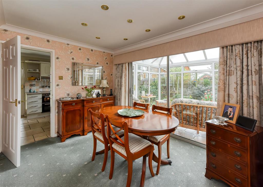 10 Chestnut Drive-Dining Room.jpg