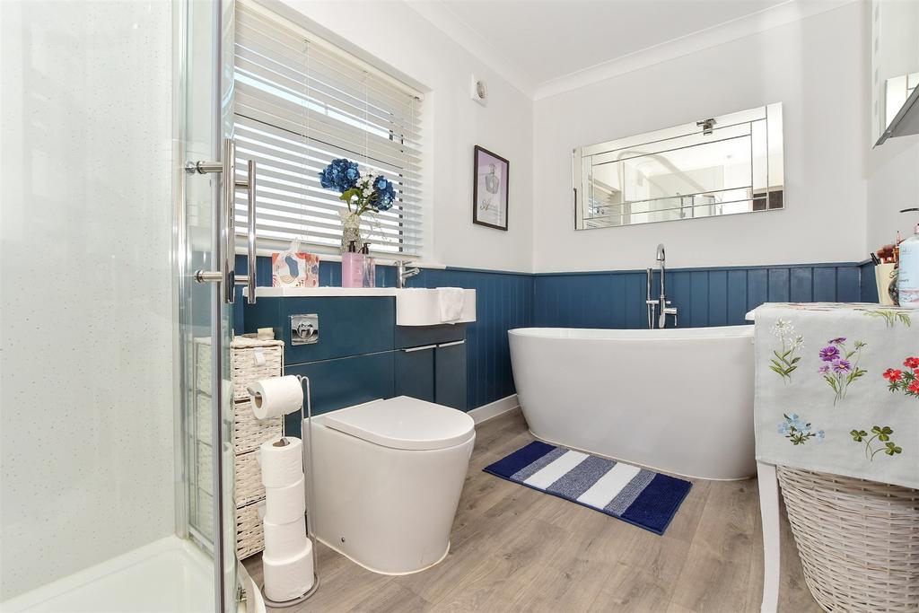 En-Suite Bathroom