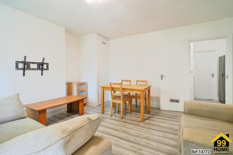 4 bedroom flat to rent, Jewell House, London, SW12