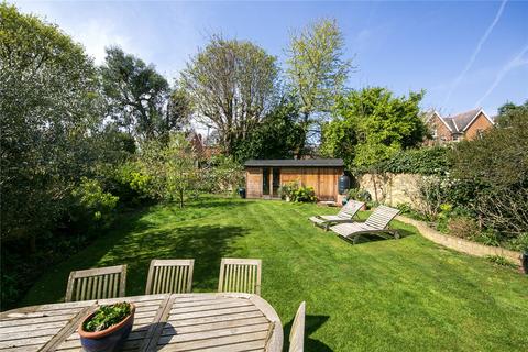 22 Lawn Crescent, Richmond, TW9 3NR