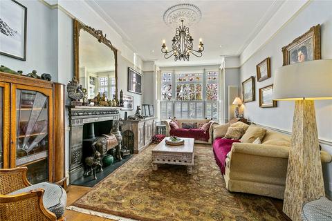 22 Lawn Crescent, Richmond, TW9 3NR