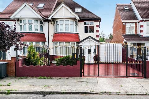 3 bedroom semi-detached house for sale, Greencroft Road, Heston TW5