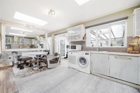 3 bedroom semi-detached house for sale, Greencroft Road, Heston TW5