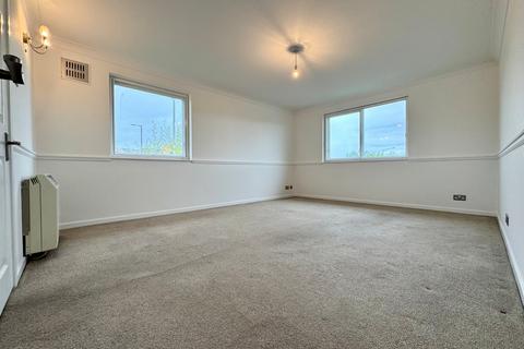 2 bedroom flat to rent, Grange Court, Chelmsford, Essex, CM2 9FA