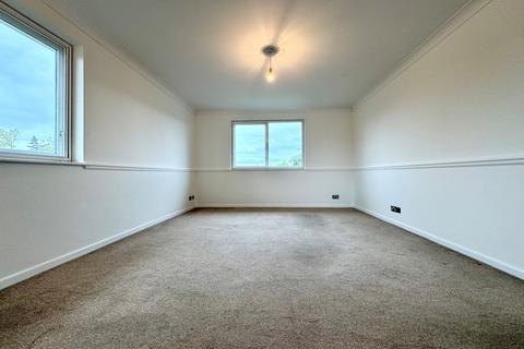 2 bedroom flat to rent, Grange Court, Chelmsford, Essex, CM2 9FA