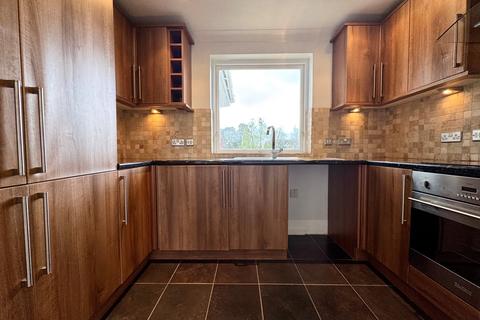 2 bedroom flat to rent, Grange Court, Chelmsford, Essex, CM2 9FA