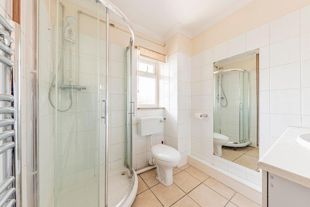 Shower W.C (1)