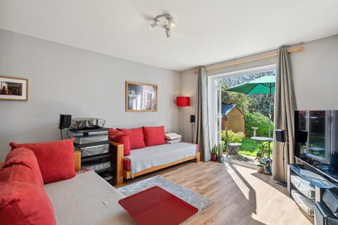 1, Cedar Court Heathlands Close, Sunbury-on-thames, TW16 6QF
