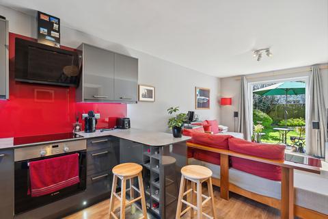 1, Cedar Court Heathlands Close, Sunbury-on-thames, TW16 6QF