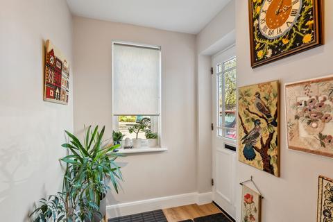 1, Cedar Court Heathlands Close, Sunbury-on-thames, TW16 6QF