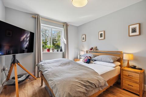 1, Cedar Court Heathlands Close, Sunbury-on-thames, TW16 6QF