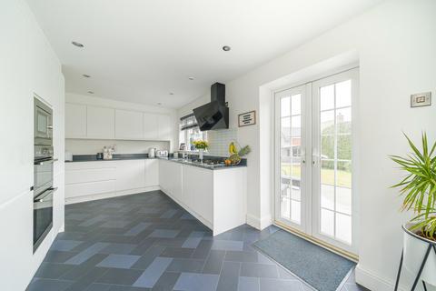 7 Vestry Drive, Exeter, EX2 8FG