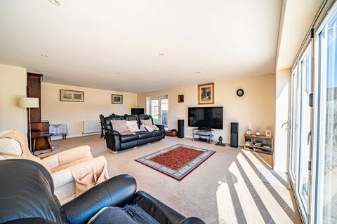 9 Tanners Way, Oakley, Basingstoke, RG23 7AE