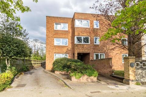 1 bedroom flat to rent, Avenue Elmers, Surbiton KT6