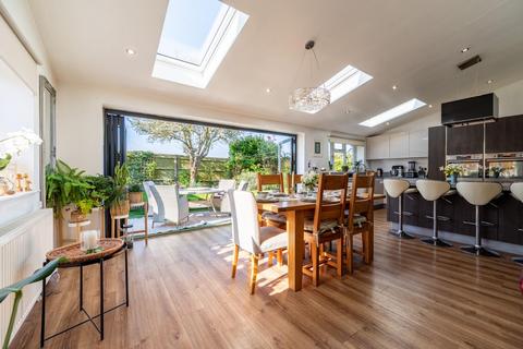 4 Bradley Close, Dunmow, CM6 2PB