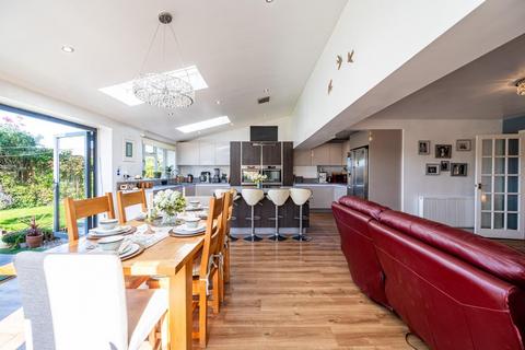 4 Bradley Close, Dunmow, CM6 2PB