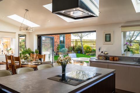 4 Bradley Close, Dunmow, CM6 2PB
