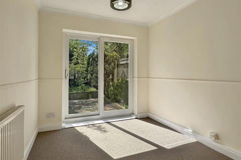 9 Macaulay Avenue, Great Shelford, Cambridge, CB22 5AE